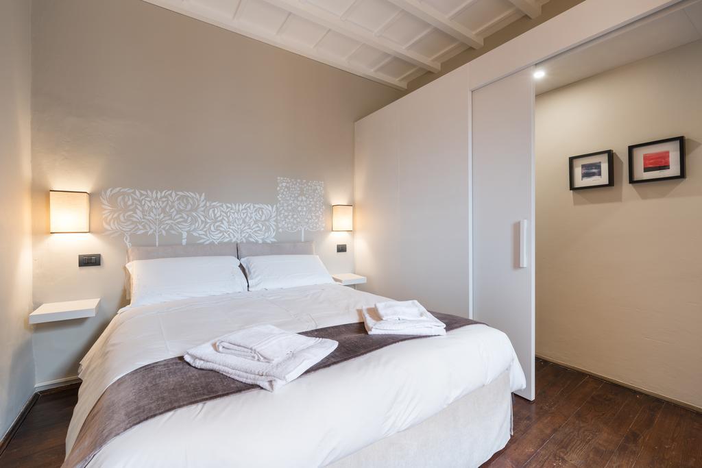 Charming Attic Niche Apartment Флоренция Екстериор снимка