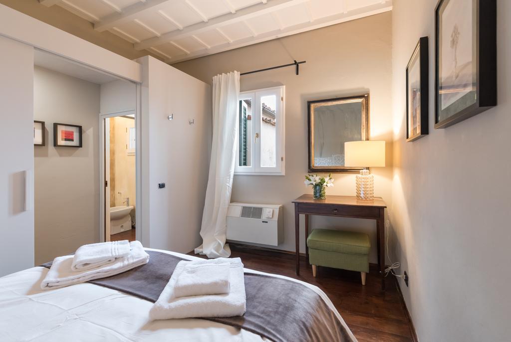 Charming Attic Niche Apartment Флоренция Екстериор снимка